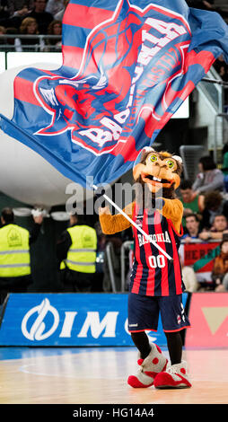 Vitoria, Espagne. 3 janvier, 2017. L'animal de Baskonia pendant le match de basket-ball de la saison 2016/2017 de ligue espagnole 'Liga ACB Saski Baskonia' entre le Real Madrid et à Fernando Buesa Arena Center le 3 janvier, 2017 à Vitoria, Espagne. ©david Gato/Alamy Live News Banque D'Images