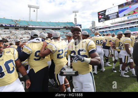 Jacksonville, FL, USA. 31 Dec, 2017. Vue sur les 2016 Taxslayer entre bol le Georgia Tech Yellow Jackets et le Kentucky Wildcats dans lequel Georgia Tech a gagné 33-18 à l'EverBank Field à Jacksonville, Floride le 31 décembre 2016. © Mpi34/media/Alamy Punch Live News Banque D'Images