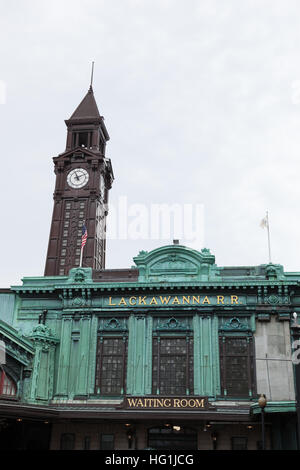 11 avril 2016 - Hoboken, NJ : une vue de l'extérieur du terminal Hoboken sur l'image Banque D'Images