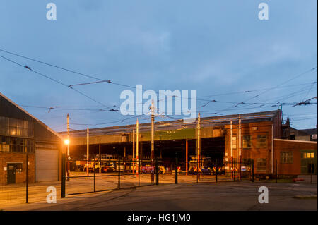 Rigby Road tramway dépôt, Blackpool, Lancashire, Royaume-Uni au crépuscule. Banque D'Images