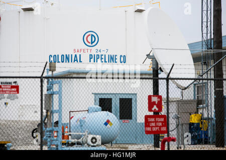 Un logo affiche à l'extérieur d'un établissement Colonial Pipeline Company à Baltimore, Maryland le 11 décembre 2016. Banque D'Images