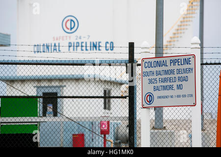 Un logo affiche à l'extérieur d'un établissement Colonial Pipeline Company à Baltimore, Maryland le 11 décembre 2016. Banque D'Images