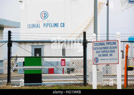 Un logo affiche à l'extérieur d'un établissement Colonial Pipeline Company à Baltimore, Maryland le 11 décembre 2016. Banque D'Images