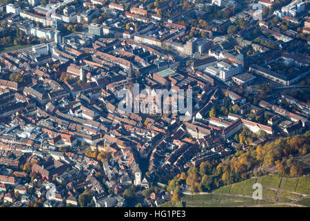 Vue aérienne du centre-ville de Freiburg Allemagne avec le Ministre Banque D'Images