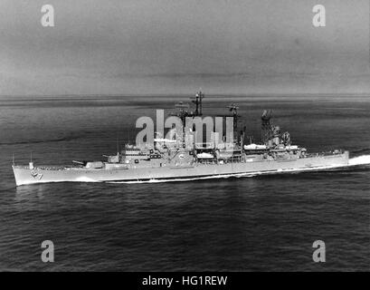 USS Springfield (CLG-7) en cours au milieu des années 60 Banque D'Images