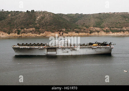 USS New Orleans (LPH-11) en cours Banque D'Images