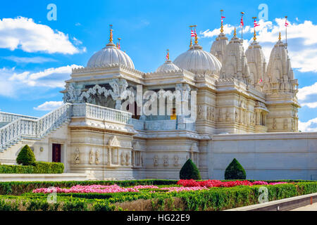 De l'extérieur du temple hindou, temple BAPS Shri Swaminarayan Mandir, à Neasden, Londres Banque D'Images