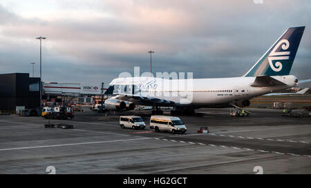 Air New Zealand Boeing 747 de l'aéroport Heathrow de Londres en Angleterre Banque D'Images