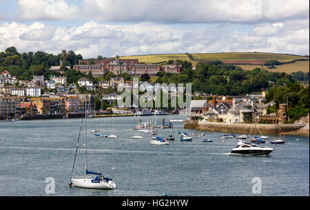 Rivière Dart Vue en regardant Britannia Royal Naval College, et la ville, Dartmouth, Devon. Banque D'Images