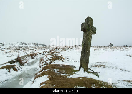 Cross Post venteux, Dartmoor, England UK Banque D'Images