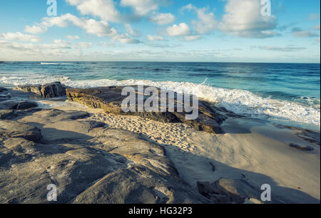 Scène côtière avec vue sur l'océan et à la plage de Windansea. La Jolla, Californie, USA. Banque D'Images