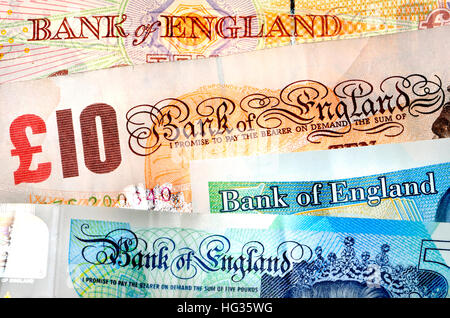 Devise britannique £10 £5 Notes et nouvelles Banque D'Images