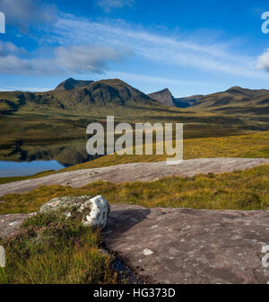 Dans Lochanan Dubha à vers Ben Coigach plus en Ecosse Banque D'Images