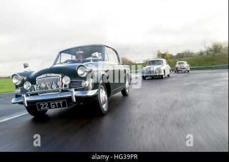 Années 1950, les berlines sportives MG Magnette, Sunbeam Rapier et Riley un virgule cinq Banque D'Images