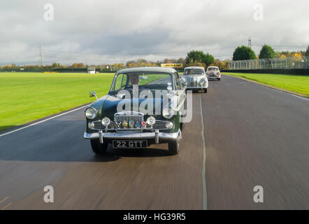 Années 1950, les berlines sportives MG Magnette, Sunbeam Rapier et Riley un virgule cinq Banque D'Images