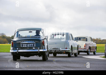 Années 1950, les berlines sportives MG Magnette, Sunbeam Rapier et Riley un virgule cinq Banque D'Images