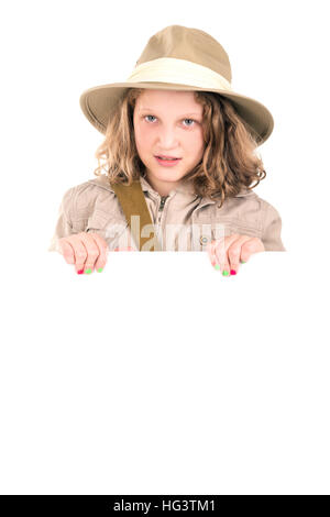 Jeune fille avec Safari vêtements isolés dans White Banque D'Images