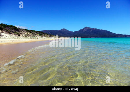 Beaux paysages marins dans le parc national de Freycinet en Tasmanie. Banque D'Images