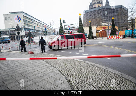 Une zone de la ville encerclée le jour après l'attaque terroriste à Berlin, Allemagne, le 19 décembre 2016. Banque D'Images