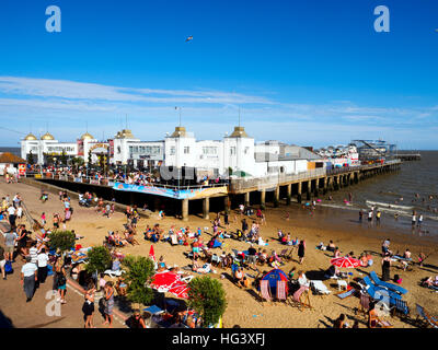 Clacton Pier à Clacton On Sea, Essex - Angleterre Banque D'Images