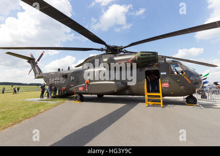 Sikorsky CH-53 de l'armée allemande stallion transport helicopter sur l'affichage à l'Airshow ila à Berlin Schoneveld airport. Banque D'Images