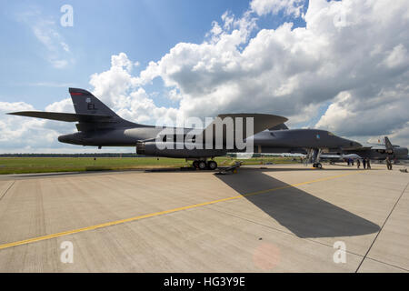 Us air force rockwell b-1 lancer kamikaze d'Ellsworth afb sur l'affichage à l'Airshow ila à Berlin Schoneveld airport. Banque D'Images