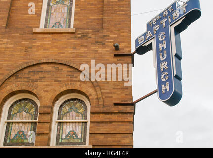 Église baptiste signe à Birmingham en Alabama USA Banque D'Images