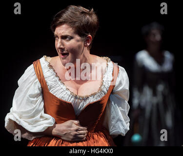 Sydney, Australie. Jan 04, 2017. La mezzo soprano Anna Fraser représentée dans une scène de l'opéra de chambre de Sydney's World Premiere production de 'Biographica'. À la suite d'un opéra Biographica polymathe renaissance de Cardano Dillagene effectuée dans le cadre du Sydney Festival à Carriageworks par l'opéra de chambre de Sydney en association avec des enfants Ensemble, composé par Mary Finsterer. © Hugh Peterswald/Pacific Press/Alamy Live News Banque D'Images