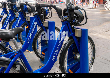 Melbourne, Australie - 27 décembre 2016 : la station de vélo situé à Flinders Street, en face de la place de la Fédération. Banque D'Images