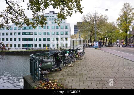 Campus de l'UVA. Fondée en 1632, l'Université d'Amsterdam (UVA) est la plus grande université dans les Pays-Bas. Banque D'Images