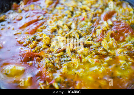 Close-up d'un grand pot de ragoût moqueca brésilienne Banque D'Images