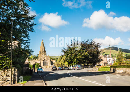 Soleil sur l'espoir, dans le village Derbyshire Ray Boswell Banque D'Images