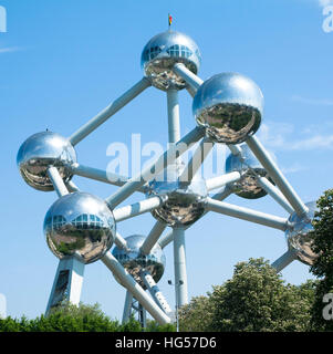 Bruxelles, Belgique - 13 mai 2016 : l'Atomium, bâtiment à Bruxelles a l'origine construit pour Expo 58, l'Exposition Universelle de Bruxelles 1958 Banque D'Images