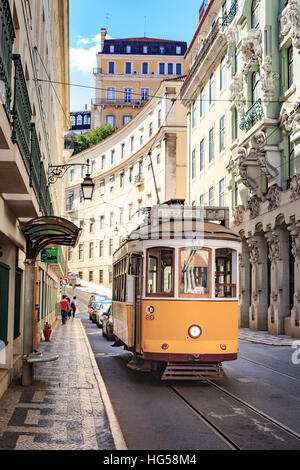 Lisbonne, PORTUGAL - CIRCA Octobre 2016 : rues de la ville de Lisbonne, Portugal. Banque D'Images