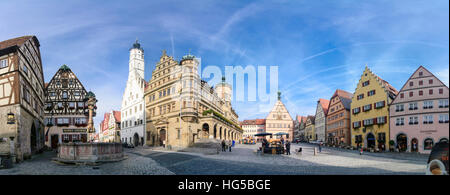 Rothenburg ob der Tauber : place du marché avec l'hôtel de ville et Ratstrinkstube, Mittelfranken, Middle Franconia, Bayern, Bavière, Allemagne Banque D'Images