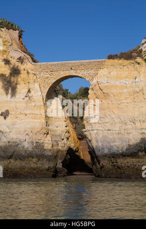 Pont romain, près de Lagos, Algarve, Portugal Banque D'Images