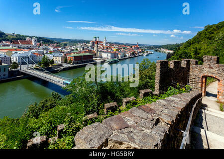 Pont de Luitpoldbrücke au-dessus de la rivière Passau Danube Basse-Bavière, Allemagne Banque D'Images