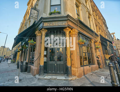 Les 10 cloches Pub. Spitalfields Banque D'Images