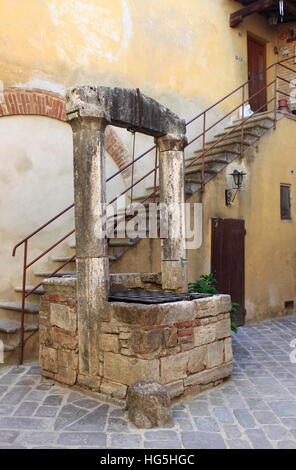 Ainsi l'eau médiévale de San Quirico d'Orcia. La toscane, italie Banque D'Images