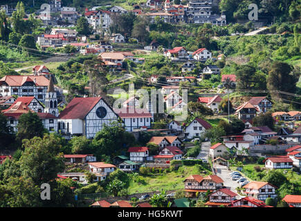 Vue de la ville rurale de Colonia Tovar, dans l'état d'Aragua, Venezuela. Banque D'Images