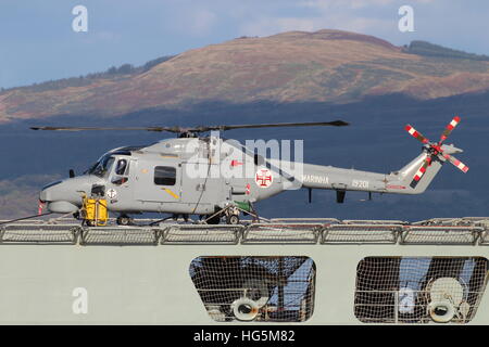 19201, un Super Westland Lynx Mk.95 de la Marine portugaise, à bord NRP Alvares Cabral au cours de l'exercice Joint Warrior 16-2. Banque D'Images