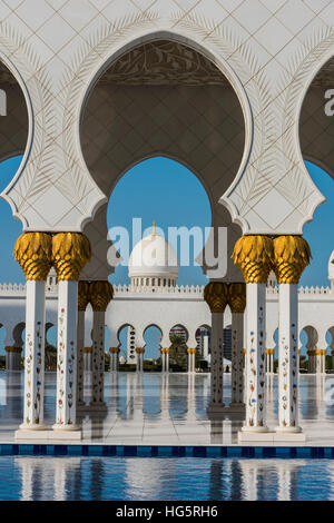 La Mosquée Sheikh Zayed, Abu Dhabi, Émirats Arabes Unis Banque D'Images