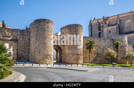 Espagne, Andalousie, province de Malaga, Ronda, remparts et la passerelle d'Almocabar (Puerta de Almocabar) Banque D'Images