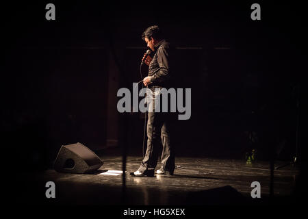 Killarney, Irlande,18 novembre 2016,Mark Leen,soutient Tony Christie à l'INEC Killarney,le 18 novembre à Killarney, Irlande Banque D'Images