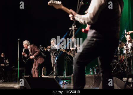 Killarney, Irlande,18 novembre 2016,Tony Christie fonctionne à l'INEC Killarney,le 18 novembre à Killarney, Irlande Banque D'Images