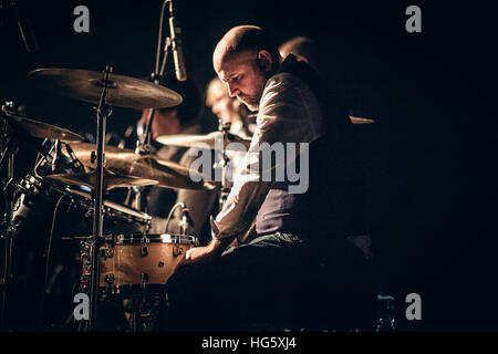 Killarney, Irlande,18 novembre 2016,Tony Christie fonctionne à l'INEC Killarney,le 18 novembre à Killarney, Irlande Banque D'Images