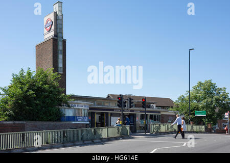 La station de métro Boston Manor, Brentford, London Borough of London, Greater London, Angleterre, Royaume-Uni Banque D'Images