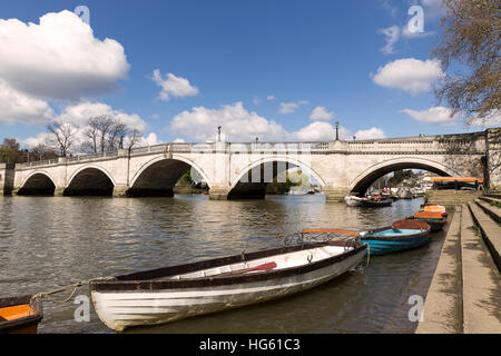 Richmond upon Thames et pont sur la rivière Banque D'Images