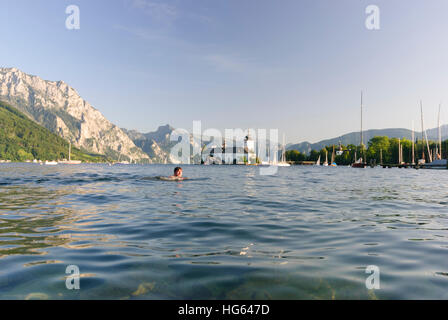 Gmunden : château du lac Traunsee, dans le TRO montagne gauche Traunstein, Salzkammergut, Oberösterreich, Autriche, Autriche Banque D'Images