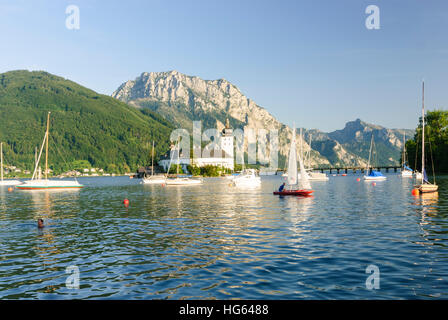 Gmunden : lac-château Ort dans le Traunsee, Traunstein, montagnes du Salzkammergut, Oberösterreich, Autriche, Autriche Banque D'Images